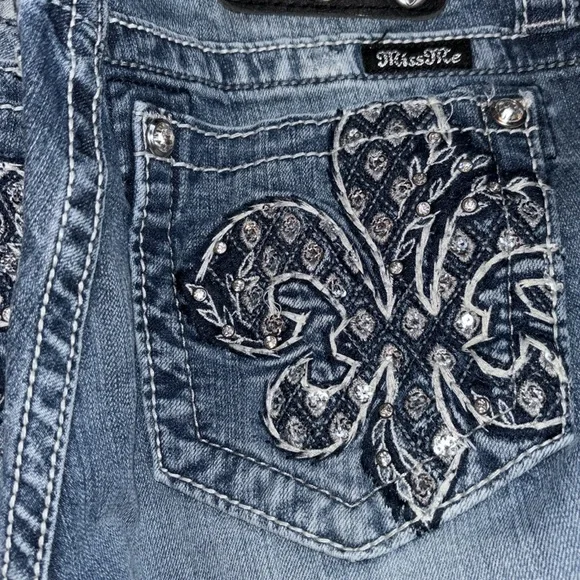 Miss Me Fleur De Lis Skinny Denim, Size 28 - Picture 5 of 16